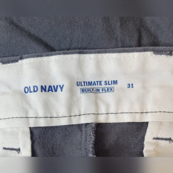 Old Navy Ultimate Slim shorts, built-in flex - Picture 3 of 4